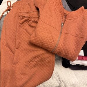 Gilly Hicks Quilted Jogger Set